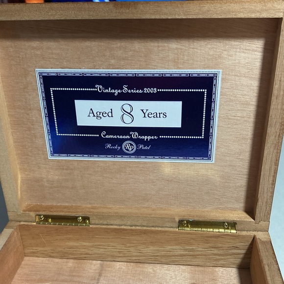 2003 VINTAGE ROCKY PATEL TORPEDO CIGAR BLACK BOX - Picture 6 of 14